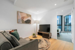 Stunning Lake Views Apt w Balcony and Wi-Fi